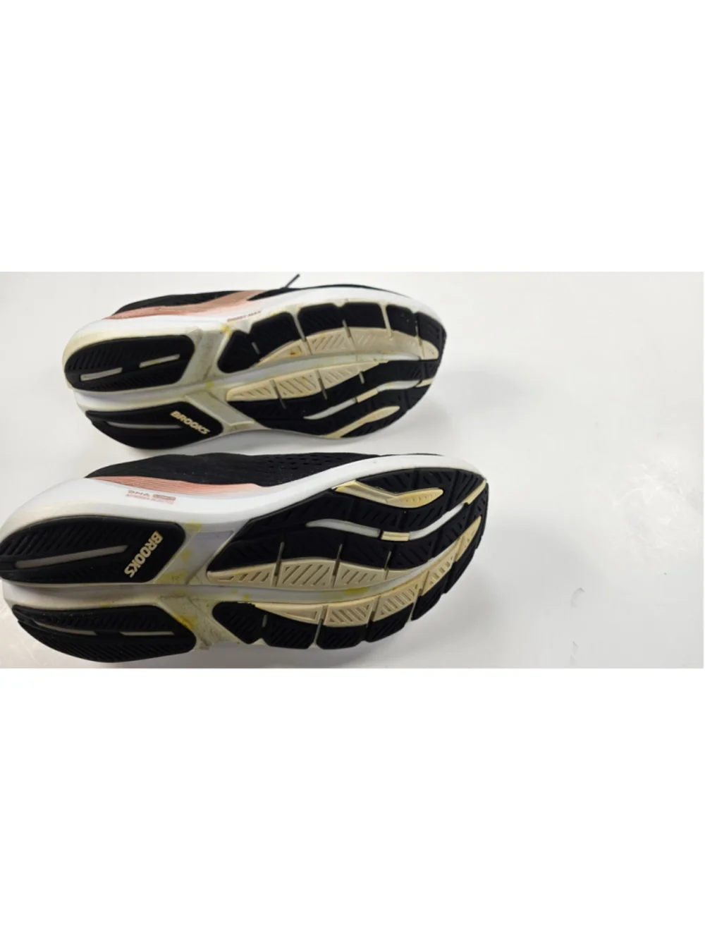 Brooks Ghost Max 3 Womens Size 8 B Running Shoes Black Rose Gold 1204571B043